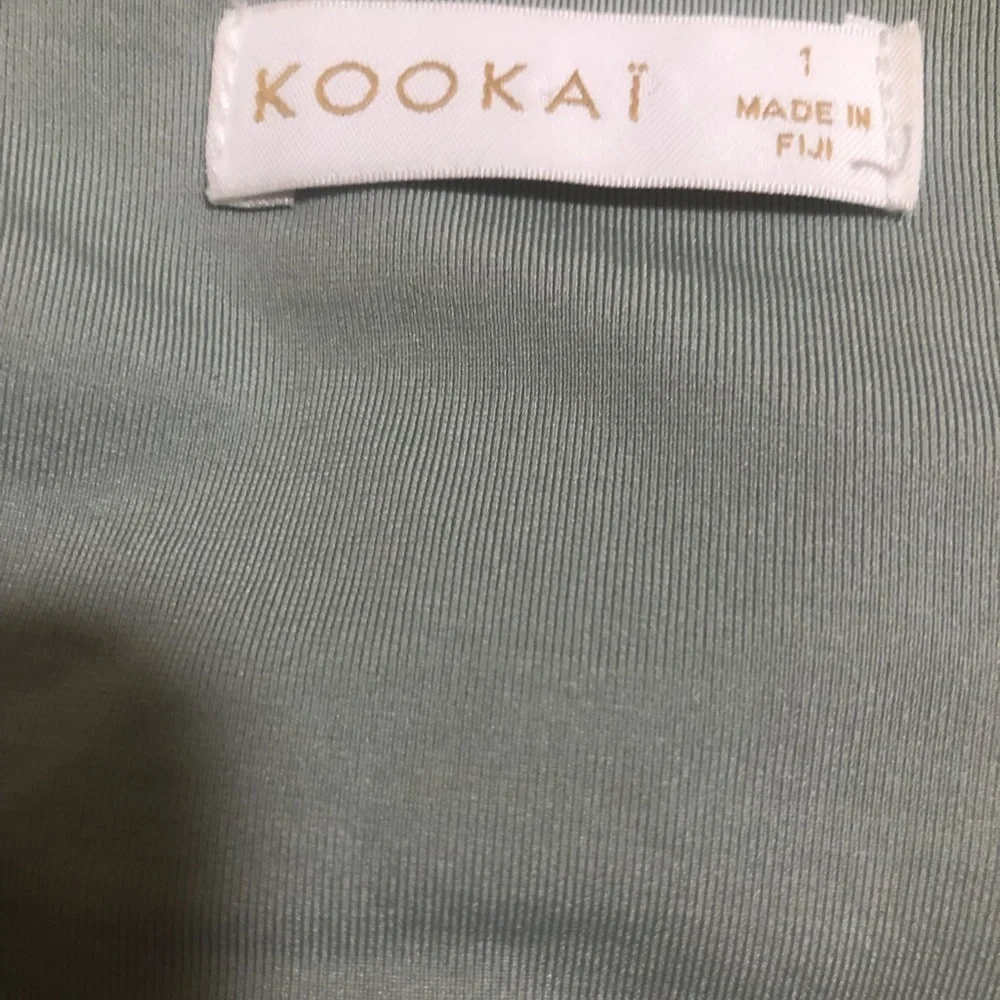 Kookai Matcha Cruise Crop Top Size 1 (Aus 6-8) Fitted Silhouette Made In Fiji - Picture 5 of 7